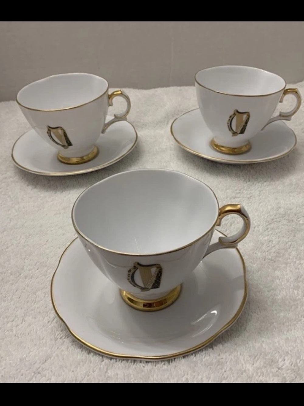 Royal Tara Ireland 3 Tea Cups & Saucers Irish Harp Gold Trim Vintage China